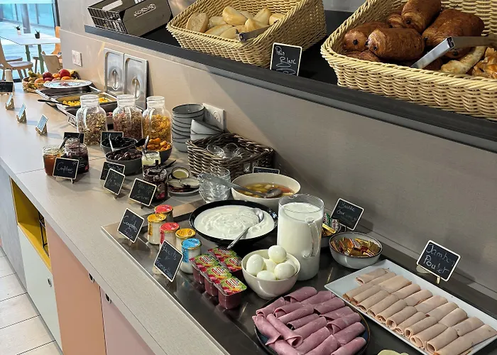 بيت شباب Le Hueb *